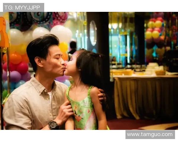足球明星携萌娃共度亲子时光小小球员展现天赋与快乐