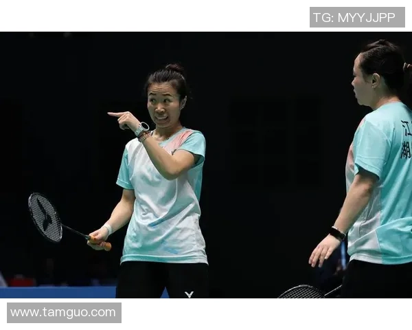 武汉羽毛球队在全国锦标赛中以70分领先其他队伍展现强劲实力